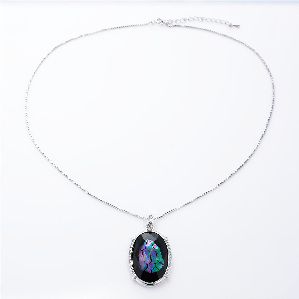 宝石クォーツ・水晶を使った和風のデザインが特徴的な和の彩ネックレス/ペンダントの商品写真です。型番：CR201008-01~02 画像その1