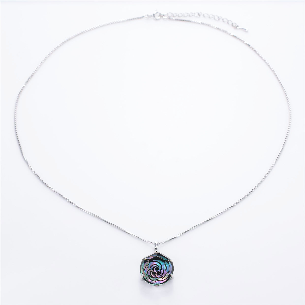 宝石クォーツ・水晶を使った和風のデザインが特徴的な和の彩ネックレス/ペンダントの商品写真です。型番：CR201011-01~02 画像その1