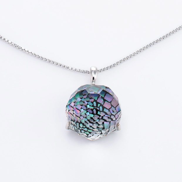 宝石クォーツ・水晶を使った和風のデザインが特徴的な和の彩ネックレス/ペンダントの商品写真です。型番：CR201014-01 画像その2