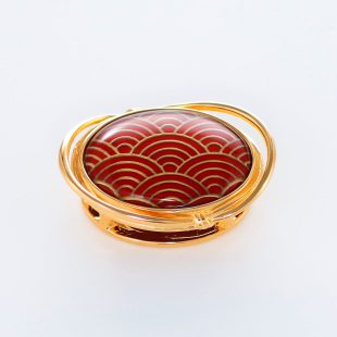 宝石クォーツ・水晶を使った和風のデザインが特徴的な和の彩帯留めの商品写真です。型番：CR601006-01~02 画像その1