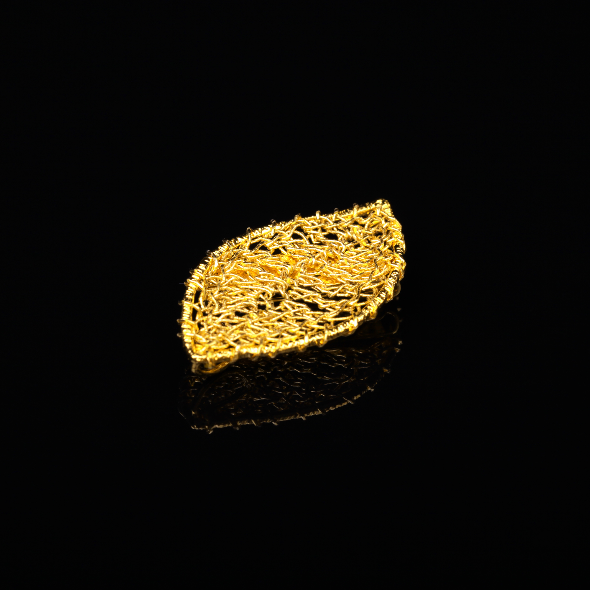 和の彩　金銀糸ブローチの商品写真です。型番：659-147 画像その1