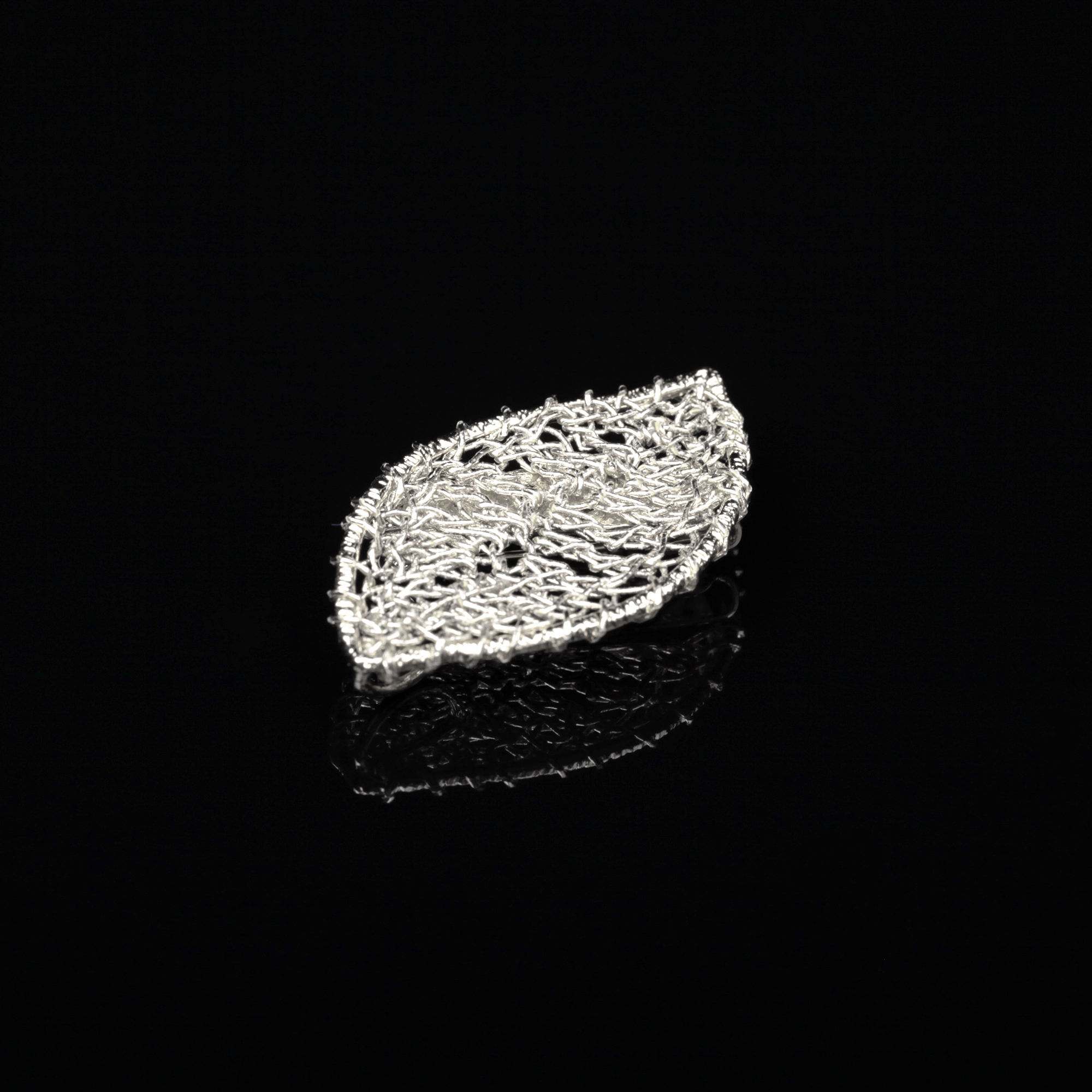 和の彩　金銀糸ブローチの商品写真です。型番：659-148 画像その1