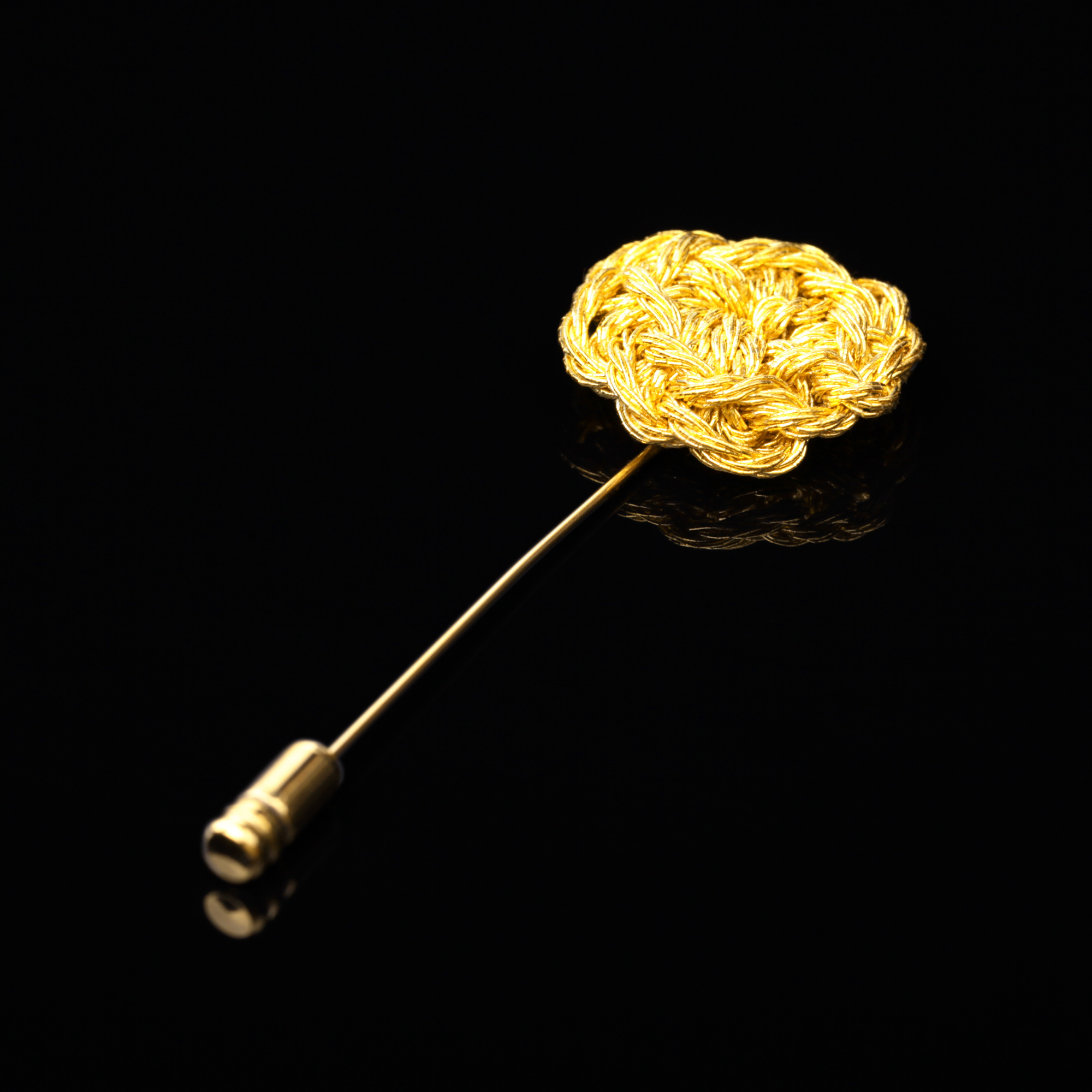 花のデザインが特徴的な和の彩　金銀糸ブローチの商品写真です。型番：659-206 画像その1