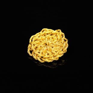 花のデザインが特徴的な和の彩　金銀糸ブローチの商品写真です。型番：659-207 画像その1