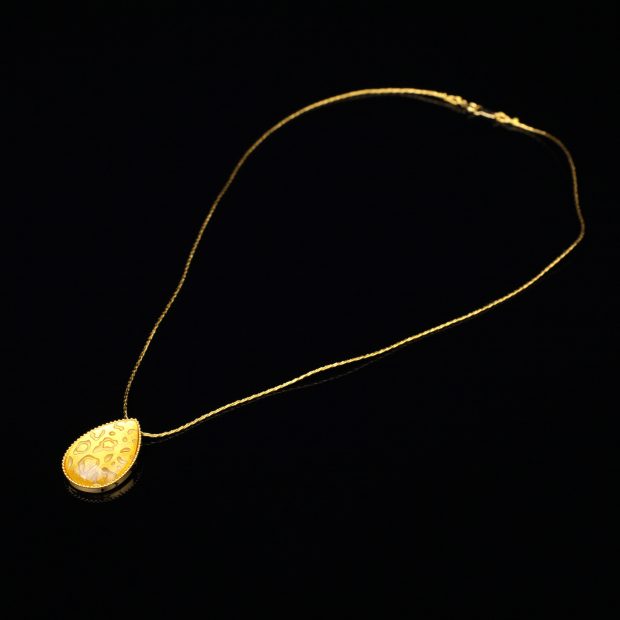 宝石クォーツ・水晶を使った和の彩　金銀糸ネックレス/ペンダントの商品写真です。型番：659-151 画像その1
