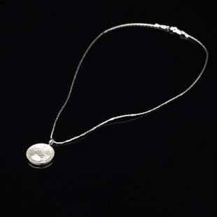 宝石クォーツ・水晶を使った和の彩　金銀糸ネックレス/ペンダントの商品写真です。型番：659-158 画像その1