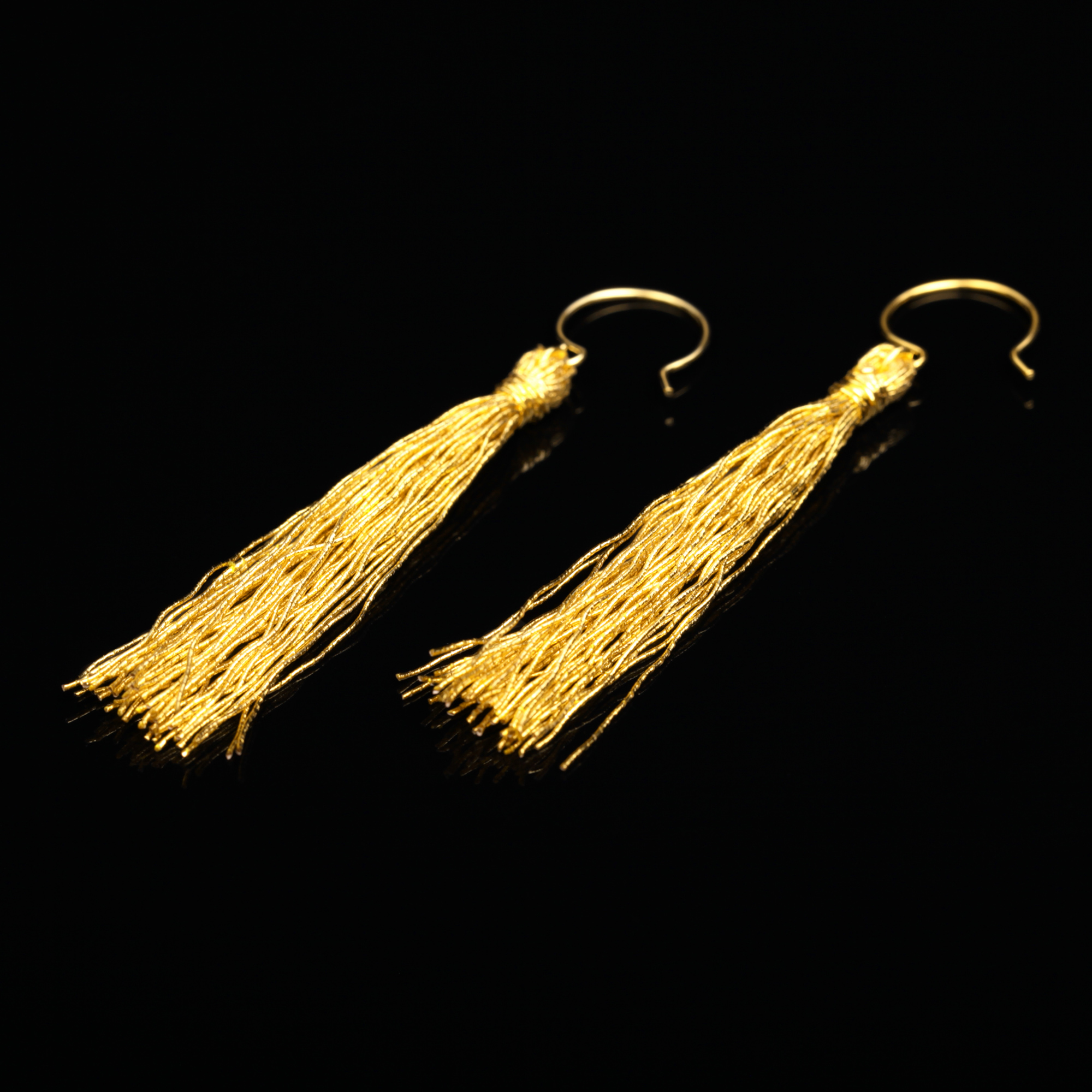 和の彩　金銀糸ピアスとイヤリングの商品写真です。型番：658-942 画像その1