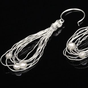和の彩　金銀糸ピアスとイヤリングの商品写真です。型番：658-945 画像その2